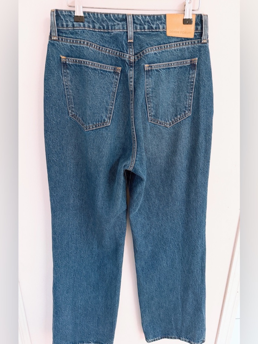 Aritzia Denim Forum The Farrah Curve-Fit Hi-Rise Wide Jean - Picture 4 of 9
